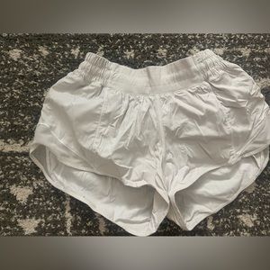 Lululemon white hotty hots 2.5”